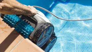 How To Maintain A Swimming Pool Year-Round In The UK | Aquascape How To Maintain A Swimming Pool Year-Round In The UK | Aquascape